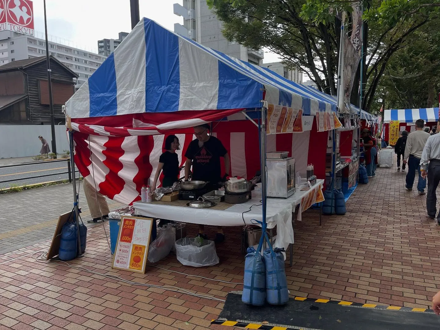 Barry's 鹿メンチカツ&ランブルスコ　販売中